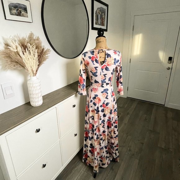 Floral Maxi Dress - Picture 2 of 4